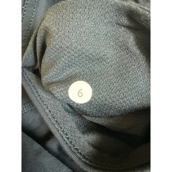 Lululemon Black High Rise Workout Leggings Cropped Zipper Pockets 6 - Picture 9 of 9